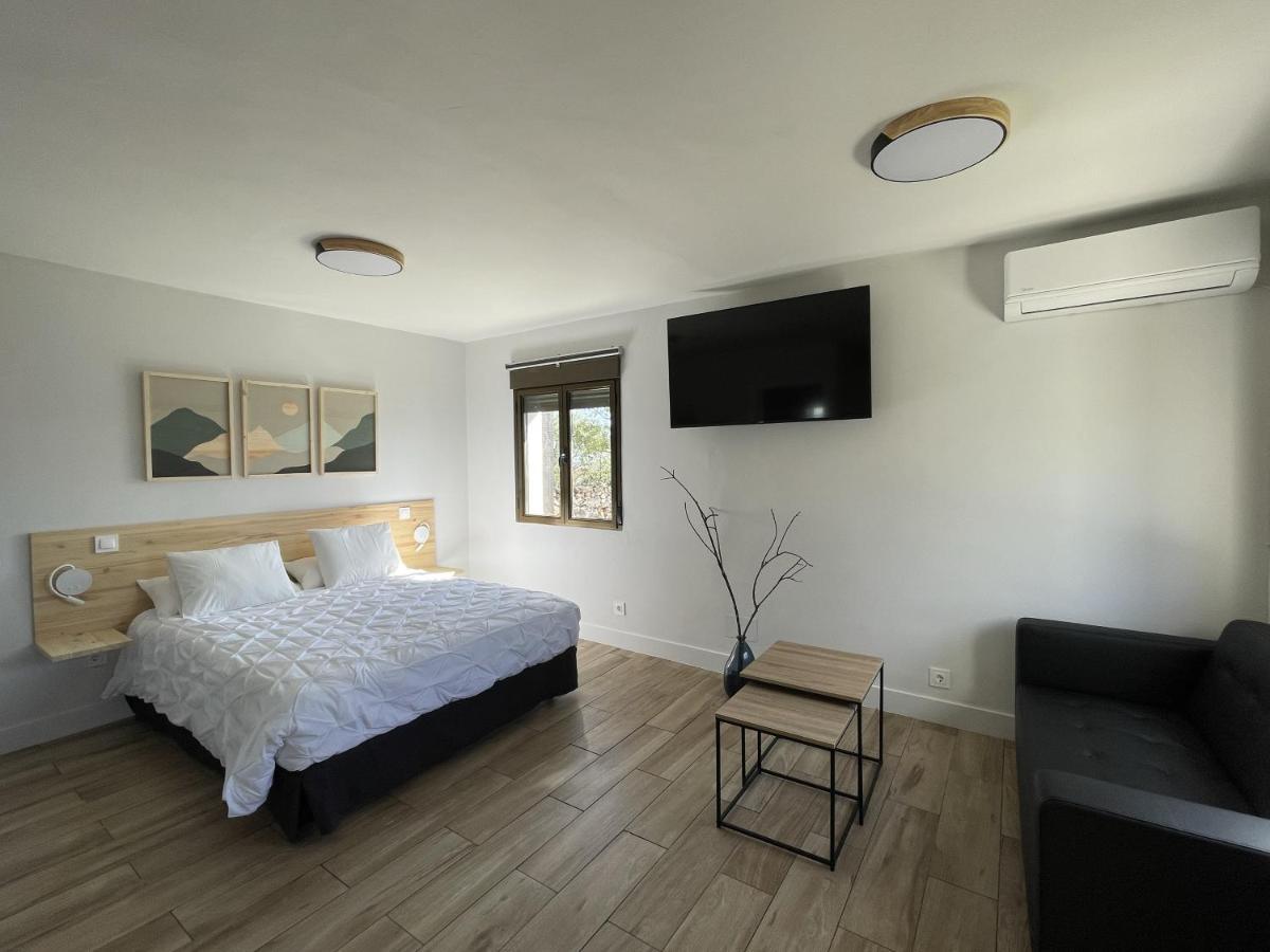 Apartamentos Los Pocillos 洛索亚河畔加尔甘蒂利亚 外观 照片